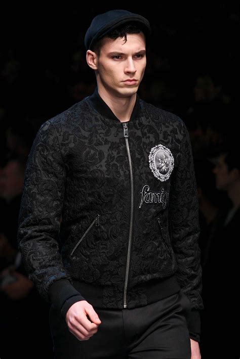 dolce gabbana uomo 2015|Dolce & Gabbana Fall 2015 Menswear Fashion Show .